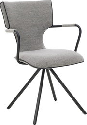 Gepolsterter Armlehnstuhl in hellgrauem Bouclé-Stoff mit schwarzem Metallgestell und Sternfuß, freigestellt auf weißem Hintergrund, Ansicht schräg von vorne