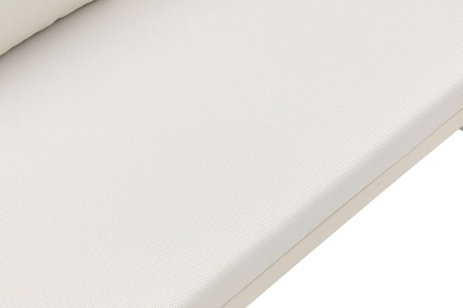 Nahaufnahme einer weißen Gartenlounge-Polsterung aus Textilgewebe, schräg von oben fotografiert.