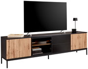 XL-TV-Lowboard mit Holz- und Metallelementen, frontal abgebildet, mit Büchern, Lampe und Fernseher dekoriert.
