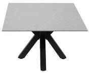 Moderner Couchtisch mit quadratischer, grauer Tischplatte und schwarzem, kreuzförmigem Gestell, frontal betrachtet.