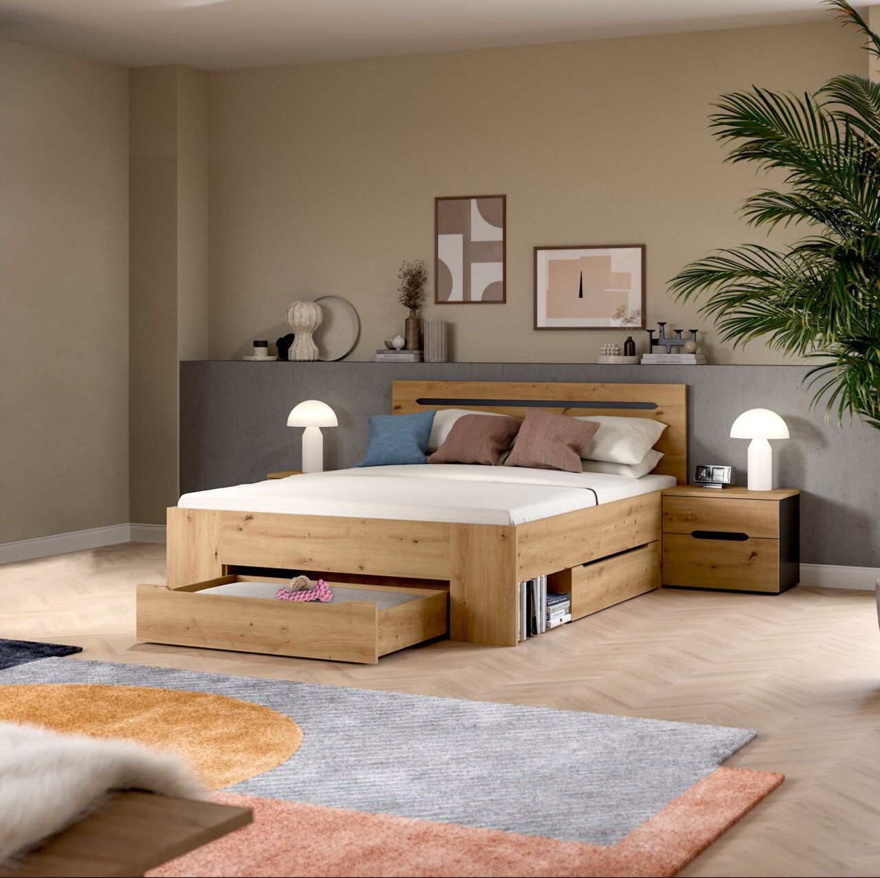 Modernes Holzbett in Eiche-Optik mit gepolstertem Kopfteil, ausziehbarer Bettkasten-Schublade und passendem Nachttisch im Schlafzimmer, fotografiert in frontaler leicht seitlicher Perspektive.