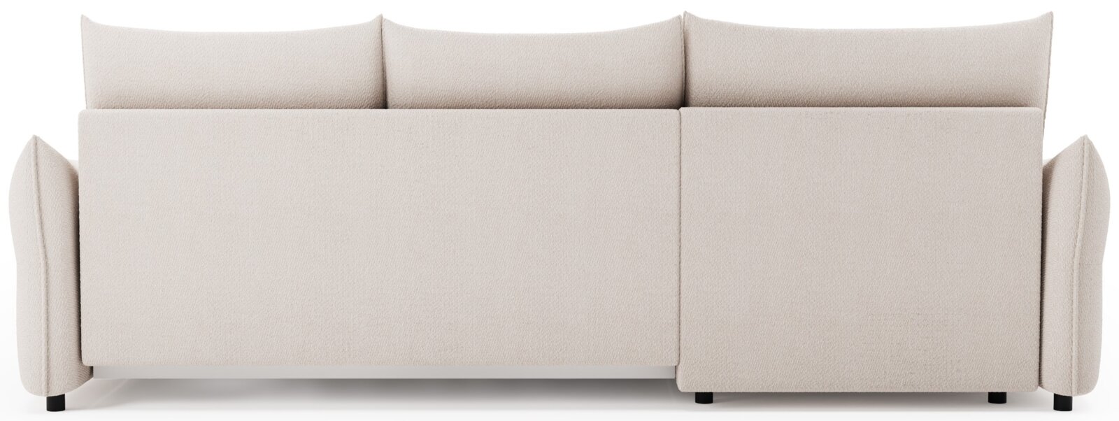 Beiges, modernes Sofa mit drei Rückenkissen und abgerundeten Armlehnen, frontale Ansicht.