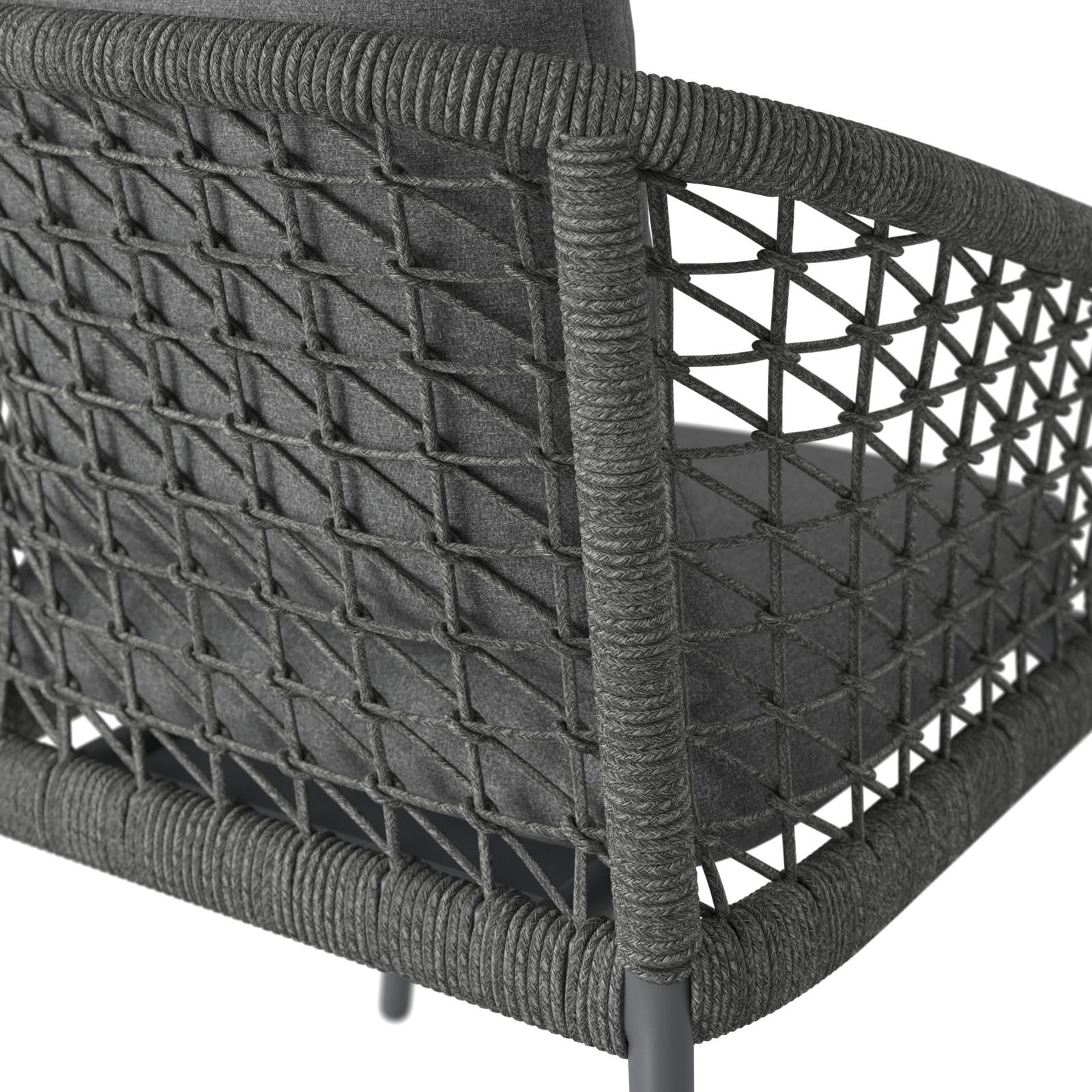 Detailansicht eines Gartensessels mit geflochtenem Seilgeflecht in dunklem Grau.