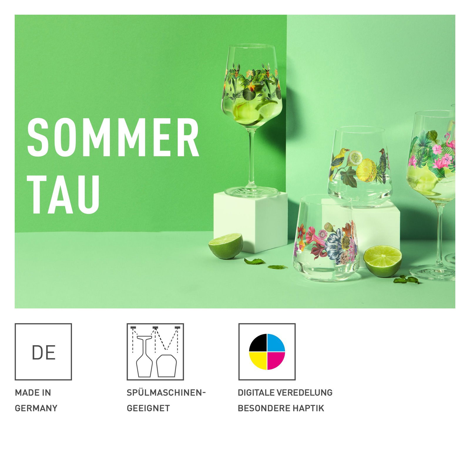 Verschiedene Gläser mit buntem Blumendekor auf grünem Hintergrund, Perspektive von vorne.