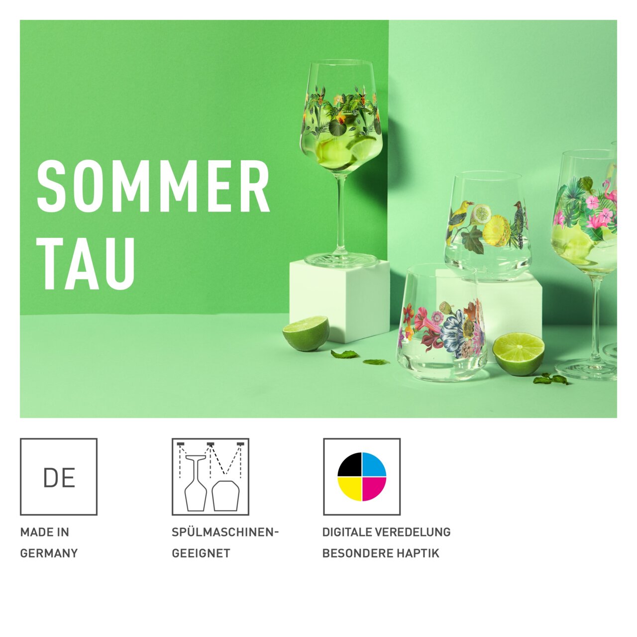 Verschiedene Gläser mit buntem Blumendekor auf grünem Hintergrund, Perspektive von vorne.