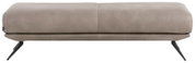 Moderne poef in beige met metalen poten, zijaanzicht