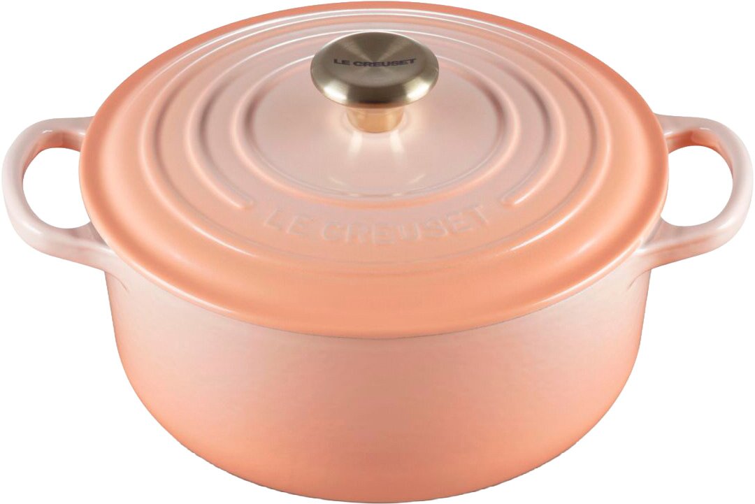 Le Creuset gusseiserner Bräter in zartem Rosa mit Deckel und Edelstahlknauf, frontale Ansicht leicht von oben