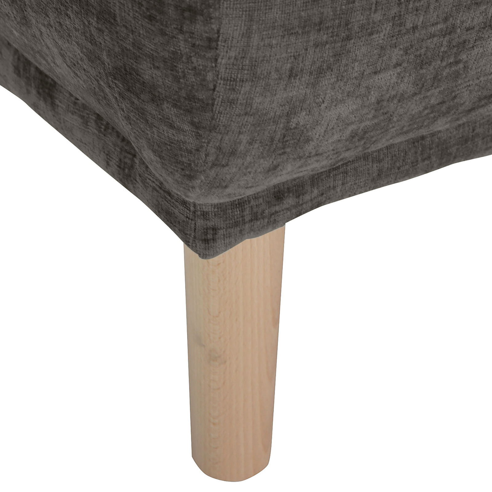 Z2 Hocker POWER Nahaufnahme eines Hockers mit grauem Stoffbezug und hellem Holzbein, Perspektive von unten.