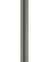 Nahaufnahme eines Teils der LED-Stehleuchte BEN mit Holz- und Metallelementen, seitliche Perspektive