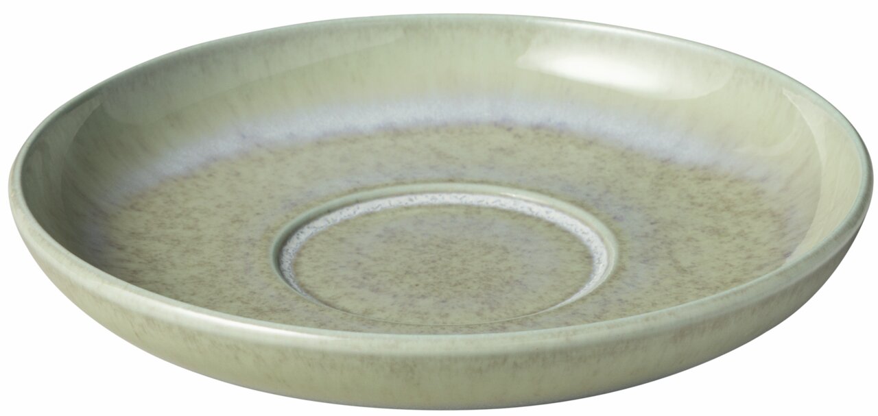 Kaffeeuntertasse aus Keramik in sanften Grüntönen, seitliche Perspektive