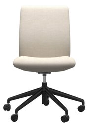 Moderne thuiskantoorstoel in beige met zwart draaipoot, vooraanzicht