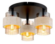 Moderne plafondlamp met drie lampen, voorzien van een zwarte ronde plafondplaat, cilindrische kappen van lichte steen en geribbeld transparant glas, met een warme lichtkleur; vooraanzicht licht van onderaf