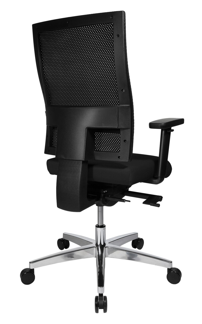 Rückansicht eines schwarzen Drehstuhls mit Netzrückenlehne und verstellbaren Armlehnen auf einem verchromten Fußkreuz mit Rollen.