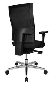 Rückansicht eines schwarzen Drehstuhls mit Netzrückenlehne und verstellbaren Armlehnen auf einem verchromten Fußkreuz mit Rollen.