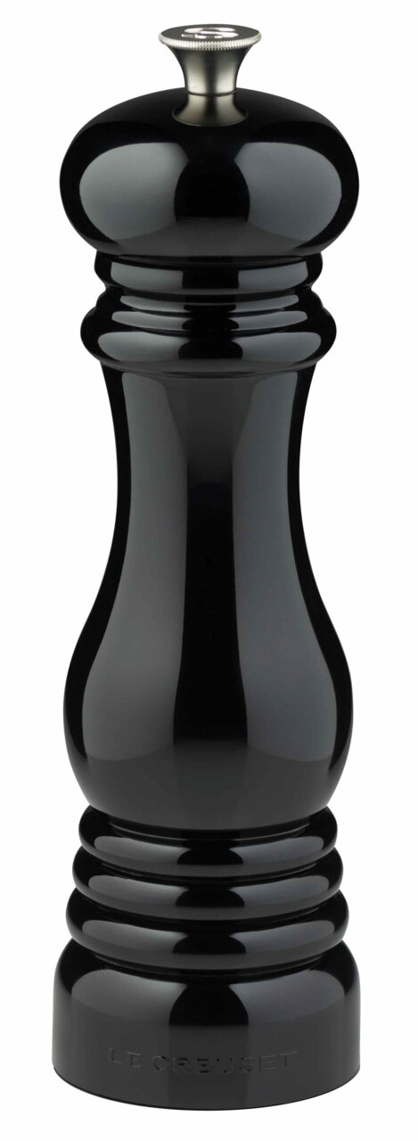 Schwarze glänzende Pfeffermühle in Frontalansicht