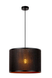 Moderne Pendelleuchte mit schwarzem, zylindrischem Schirm aus geflochtenem Material, von unten beleuchtet, seitliche Perspektive.