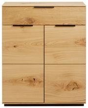 Schuhschrank aus hellem Holz mit natürlicher Maserung, frontal fotografiert