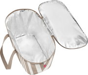 Offene, gestreifte Kühltasche mit silberner Isolierauskleidung und Deckel, Ansicht schräg von oben (Top-View)