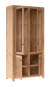 Holzvitrine mit Glastüren und Regalböden, seitliche Perspektive