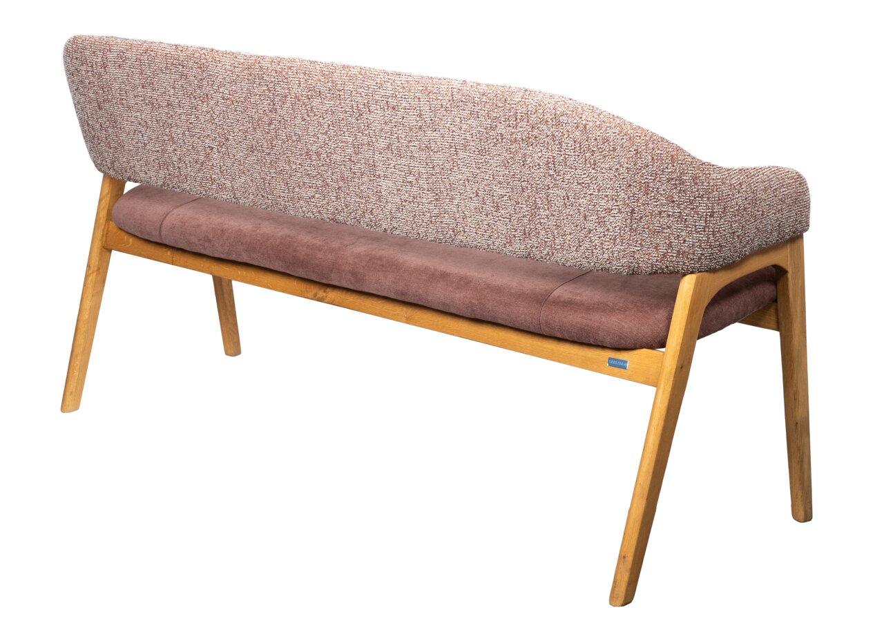 Rückansicht einer modernen Sitzbank mit Holzgestell und gepolsterter Rückenlehne in beige und braunem Sitzkissen.