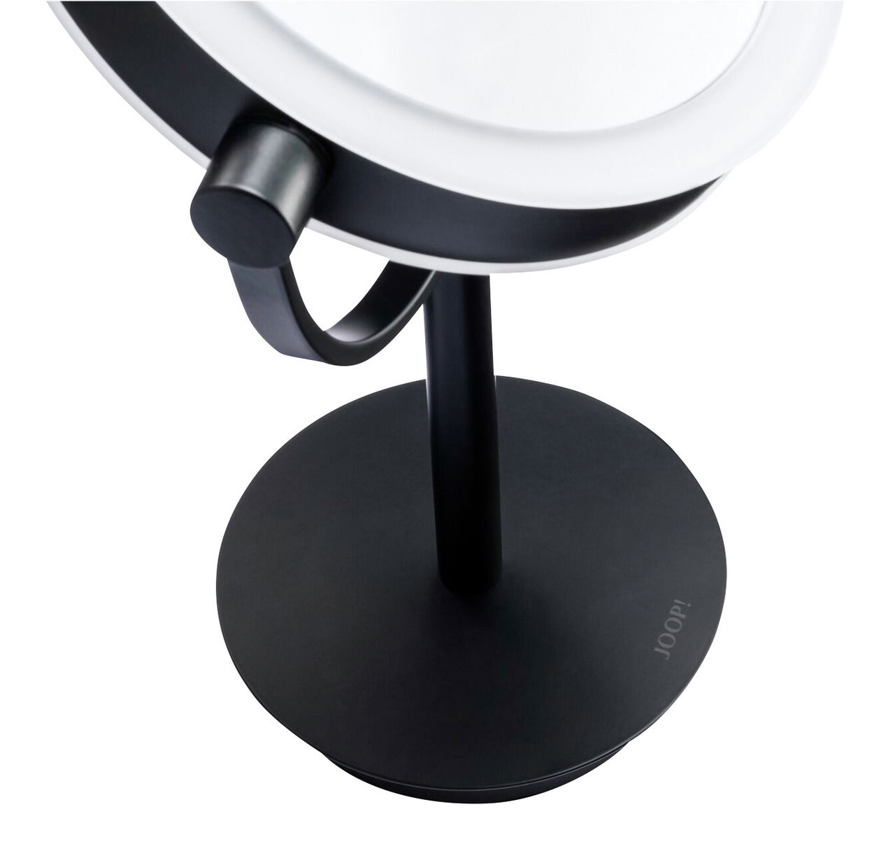 Nahaufnahme eines schwarzen Standkosmetikspiegels mit Touch-Funktion, seitliche Perspektive