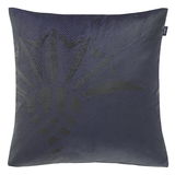 Zierkissenhülle in dunklem Blau mit schwarzem, geometrischem Muster, Vorderansicht