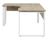Moderner Eckschreibtisch in L-Form mit Holzoberfläche und weißen Metallbeinen, seitliche Perspektive