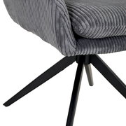 Grauer Armlehnstuhl mit geripptem Stoffbezug und schwarzem Metallgestell, seitliche Perspektive