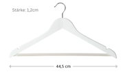 Witte houten kledinghanger met metalen haak, breedte 44,5 cm en dikte 1,2 cm, frontale aanzicht op witte achtergrond
