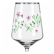 Weinglas mit floralen und Libellen-Motiven, seitliche Perspektive