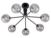 Moderne plafondlamp met zeven bolvormige, rookgrijze glazen bollen, gezien van onderaf.