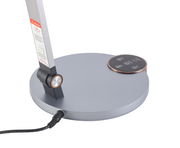 LED-Schreibtischleuchte, Nahaufnahme der Basis mit Touch-Bedienfeld und Stromkabel, seitliche Perspektive