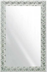 Rechteckiger Spiegel mit dekorativem Rahmen in Silberoptik, frontal abgebildet.