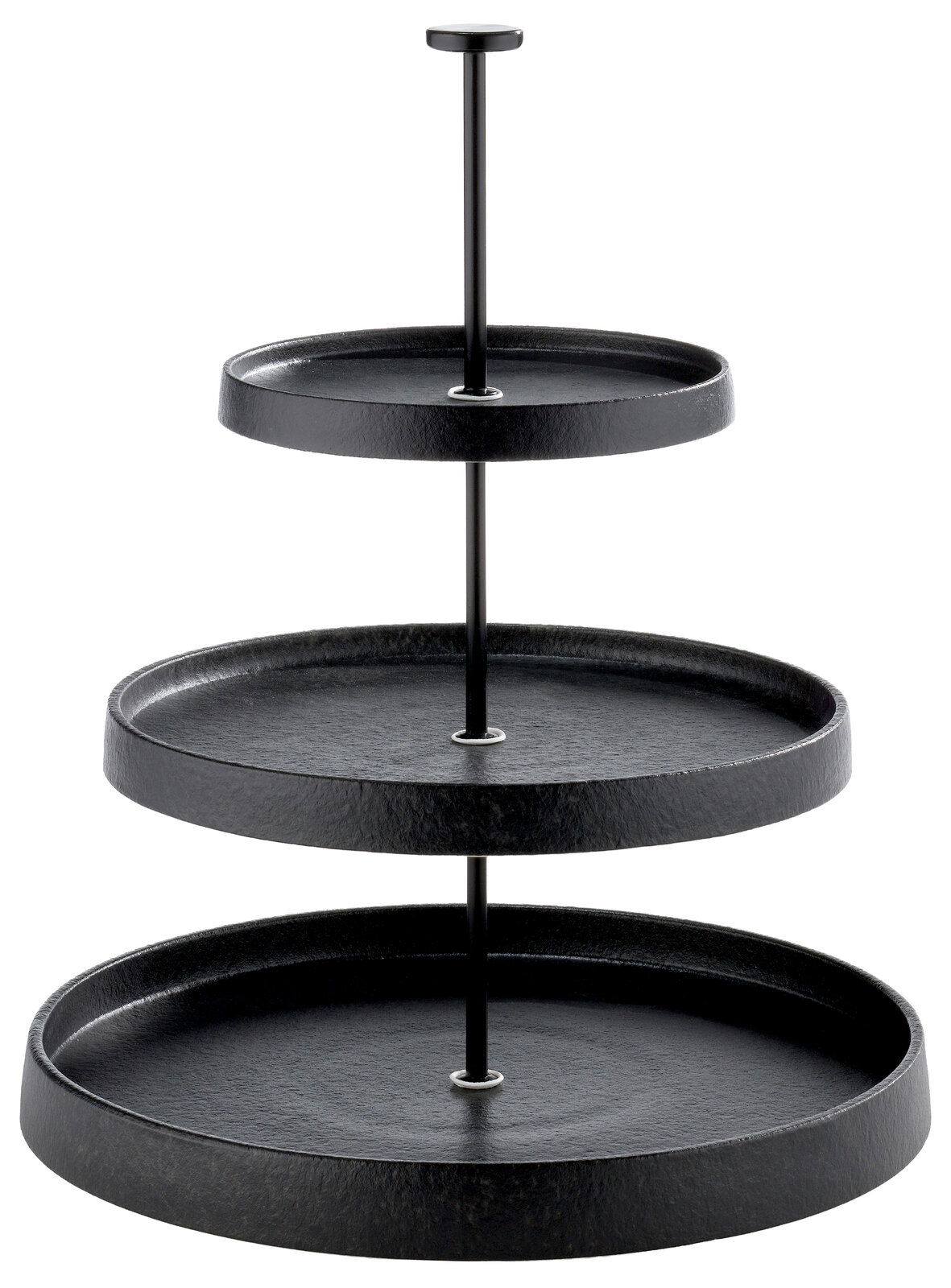 Dreistöckige schwarze Porzellan-Etagere, frontal fotografiert