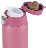 Rosa Thermobecher mit geöffnetem Deckel, seitliche Perspektive