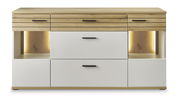 Modernes Sideboard mit Holz- und Weißtönen, zwei Schubladen und offenen Fächern mit Beleuchtung, Frontalansicht