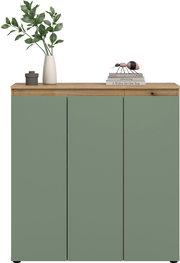 Modernes Sideboard mit drei mattgrünen Türen und Holzplatte, dekoriert mit Vase und Büchern, frontale Ansicht.