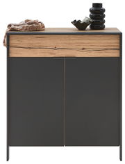 Moderner Schuhschrank mit dunkler Front und Holzoptik, frontal fotografiert, dekoriert mit Vasen und einem Tuch.