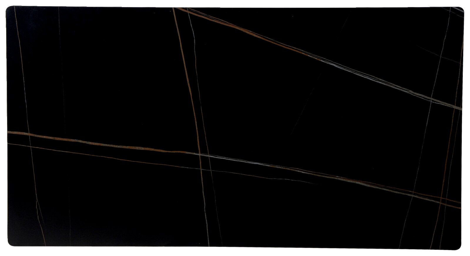Draufsicht auf eine schwarze Tischplatte mit feinen, diagonalen Linien in Braun- und Grautönen.