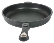 Bratpfanne mit 28 cm Durchmesser, seitliche Perspektive, schwarzes Design mit ergonomischem Griff.