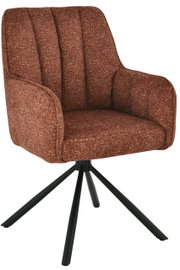 Bruine fauteuil met gestoffeerde zitting en rugleuning, op een zwart metalen onderstel, vooraanzicht