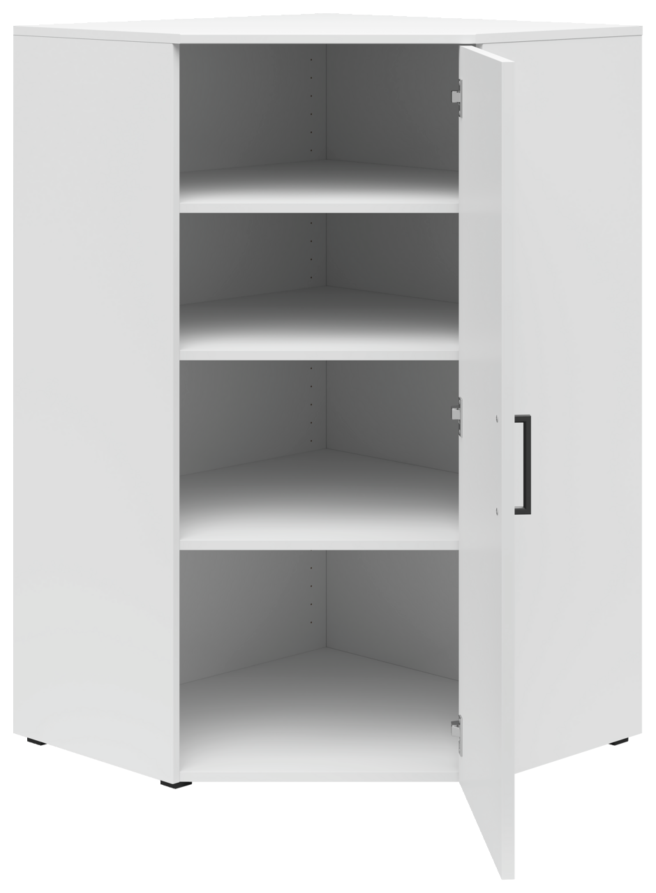 Weiße Eckkommode mit offener Tür, drei Regalböden und schwarzem Griff, Perspektive von vorne