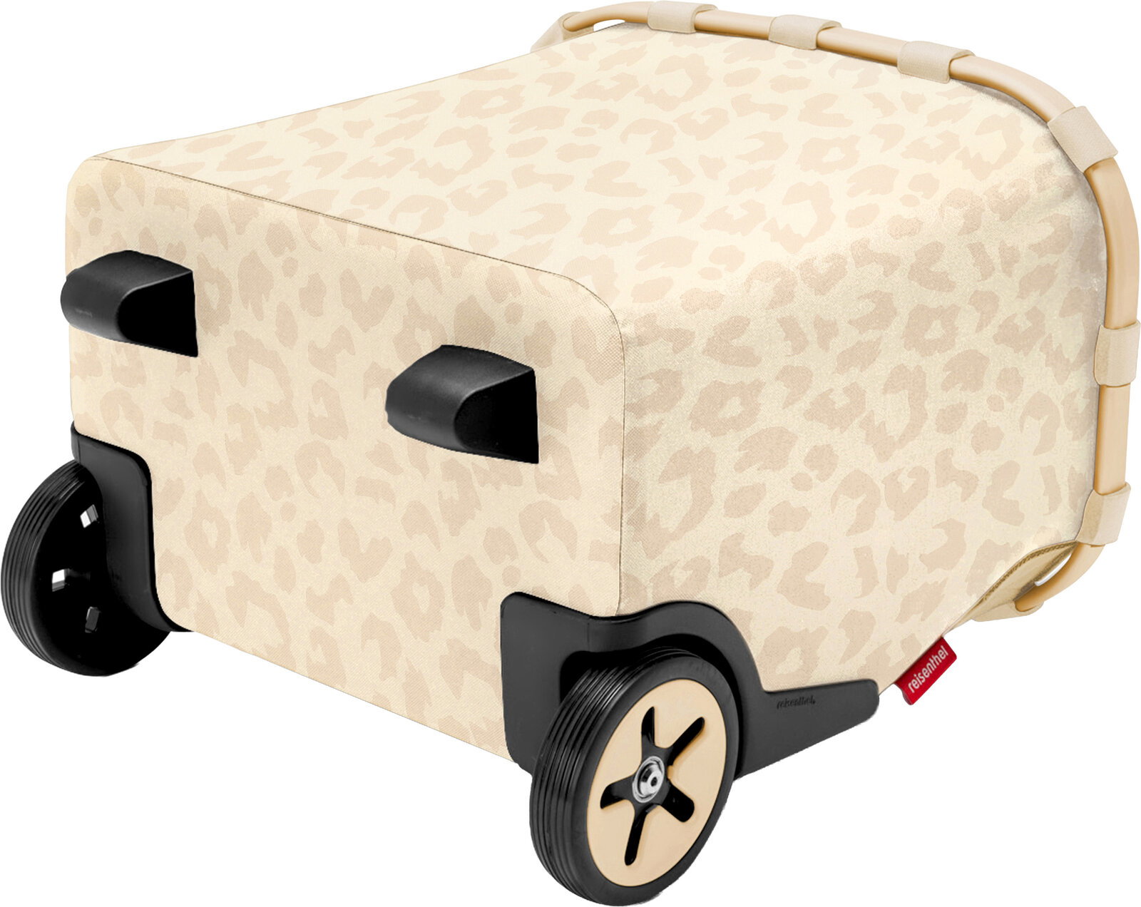 Beiger Kinderkoffer mit Leopardenmuster und zwei Rädern, Seitenansicht von hinten schräg (3/4-Perspektive) auf weißem Hintergrund