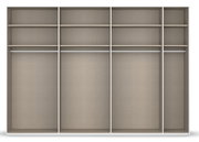 Frontansicht eines geräumigen Schwebetürenschranks mit mehreren Fächern und Kleiderstangen.