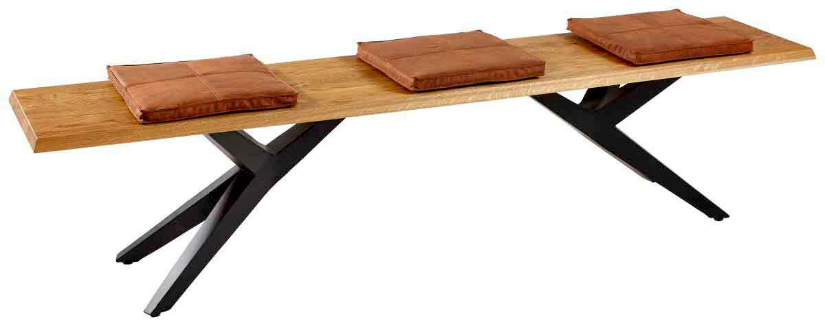 Holzbank mit drei braunen Sitzkissen und schwarzen Metallbeinen, seitliche Perspektive