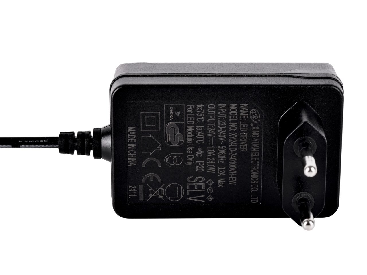 Nahaufnahme eines schwarzen Netzteils mit europäischem Stecker, geeignet für Lavaleuchten.