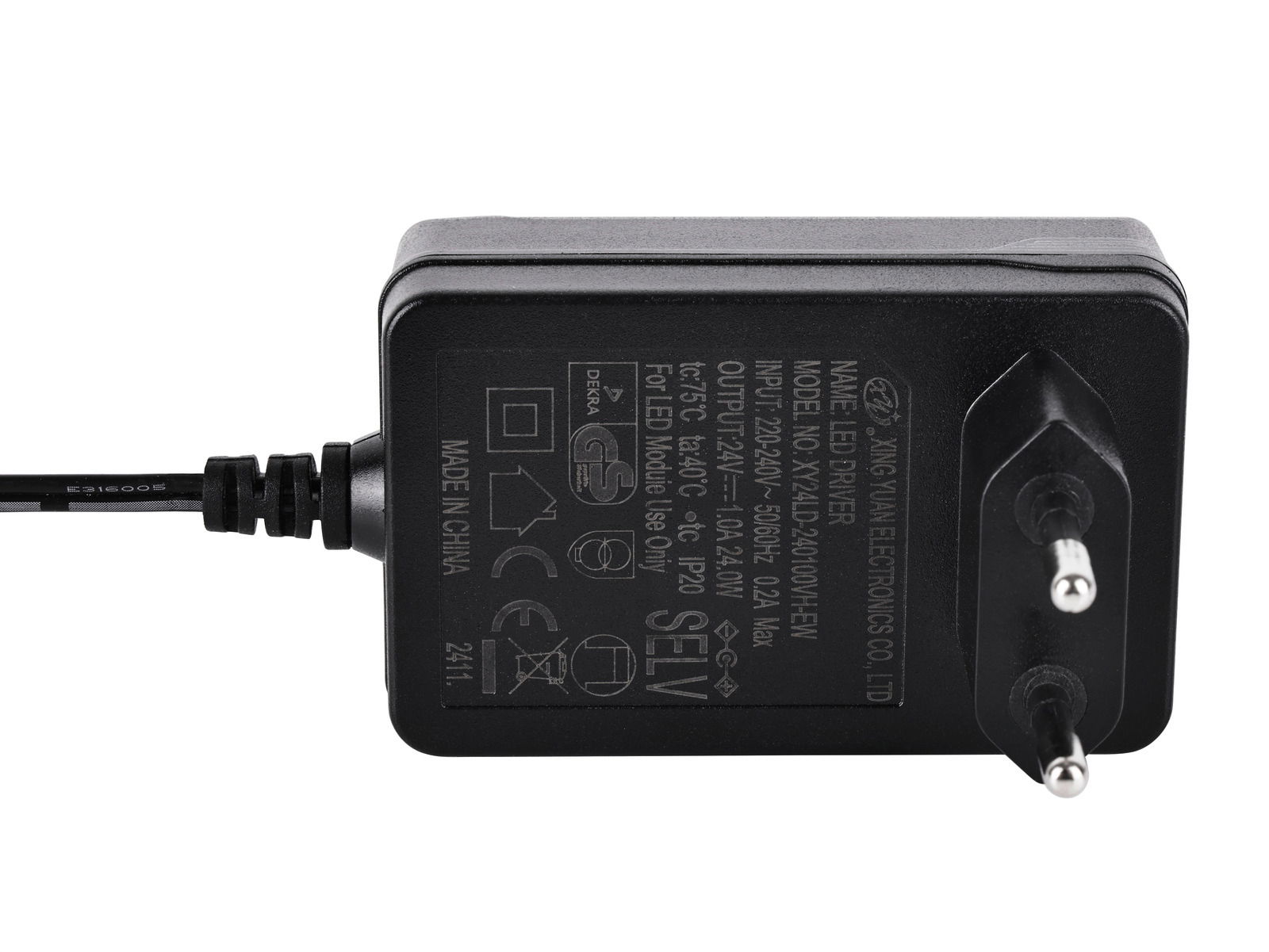 Nahaufnahme eines schwarzen Netzteils mit europäischem Stecker, geeignet für Lavaleuchten.