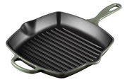 Quadratische Grillpfanne Signature 26 cm aus Gusseisen mit Rillen, seitlicher Perspektive