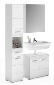 Frontale Ansicht einer modernen weißen Badkombination mit Spiegelschrank, Waschbecken und Stauraum.