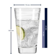 Trinkglas Vario 280ml von Leonardo, gefüllt mit sprudelndem Wasser und einer Limettenscheibe, seitliche Perspektive